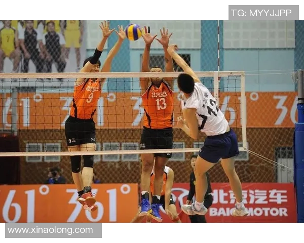 深圳排球队战术揭秘:排球巨献背后的团队智慧与竞技魅力 深圳排球队战术揭秘:排球巨献背后的团队智慧与竞技魅力